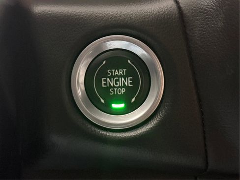 Used 2021 Chevrolet Suburban LT AWD/4WD image 38