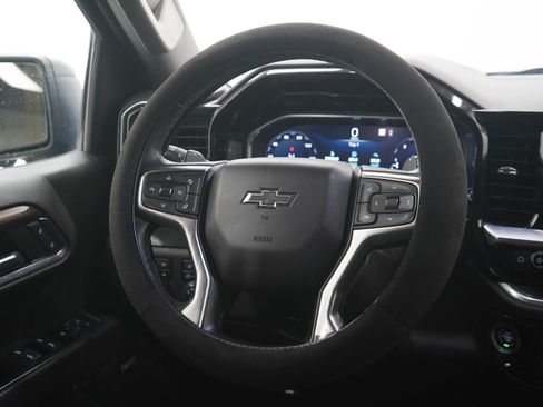 Used 2023 Chevrolet Silverado 1500 RST AWD/4WD image 17