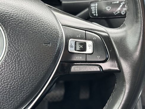 Used 2020 Volkswagen Tiguan SE image 22