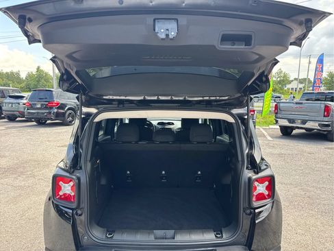 Used 2021 Jeep Renegade Sport FWD image 14