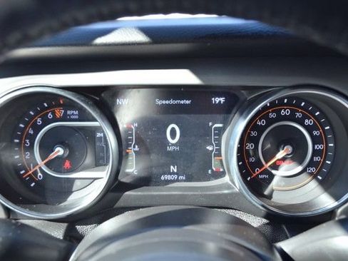 Used 2021 Jeep Gladiator Willys image 22