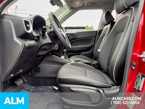 Certified 2025 Hyundai Venue Limited FWD image 11