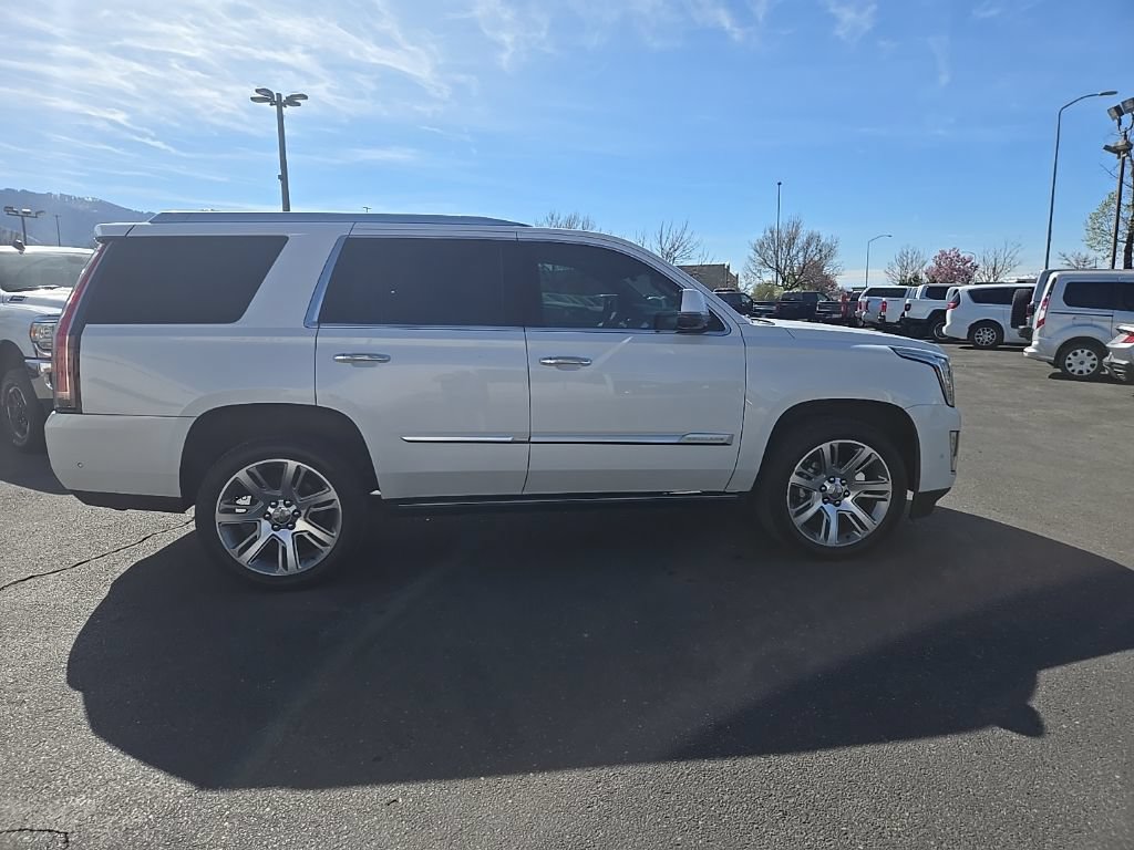 Used 2019 Cadillac Escalade Premium Luxury AWD/4WD image 4