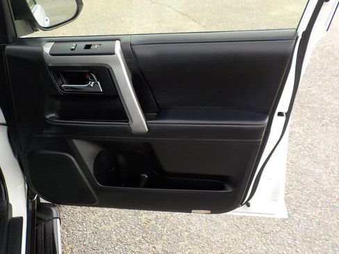 Used 2023 Toyota 4Runner SR5 Premium w/ Moonroof Package AWD/4WD image 32