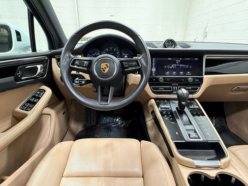 Used 2022 Porsche Macan AWD/4WD image 36