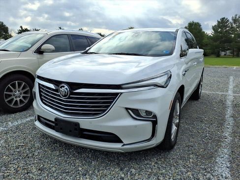 Used 2023 Buick Enclave Premium w/ Experience Buick Package FWD image 3