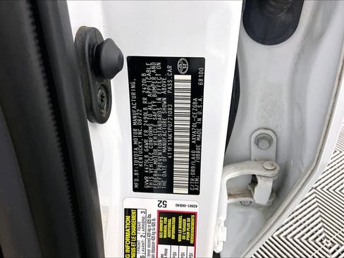 Used 2023 Toyota Camry XLE FWD image 32