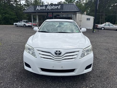 Used 2010 Toyota Camry image 2