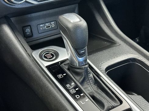 Used 2024 Nissan Sentra SV FWD image 19