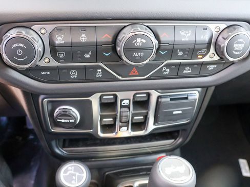 New 2026 Jeep Wrangler Unlimited Sahara AWD/4WD image 22
