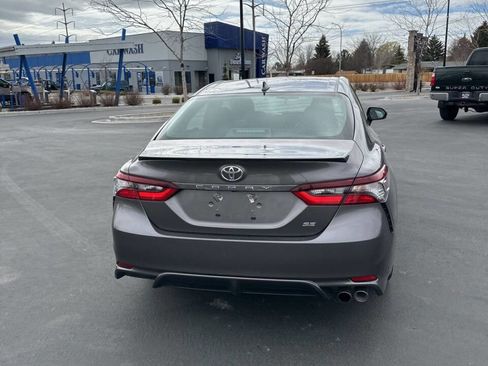 Used 2024 Toyota Camry SE image 6