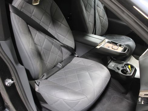 Used 2022 BMW iX xDrive50 w/ Premium Package image 19