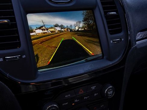 Used 2018 Chrysler 300 S w/ Safetytec Plus Group image 15