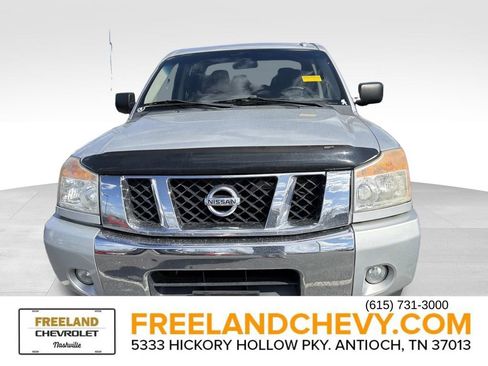 Used 2015 Nissan Titan SV w/ SV Value Truck Package image 6