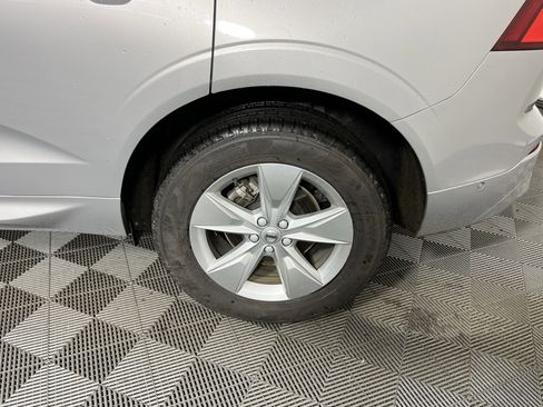 Used 2022 Volvo XC60 B5 Momentum image 20
