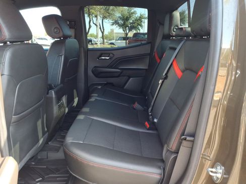 Used 2023 Chevrolet Colorado Z71 w/ Z71 Convenience Package 2 AWD/4WD image 16