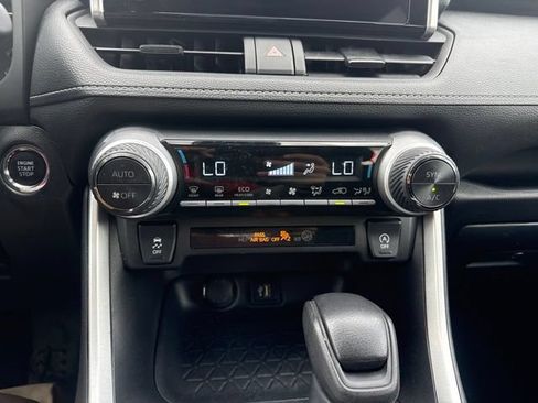 Used 2024 Toyota RAV4 XLE FWD image 31