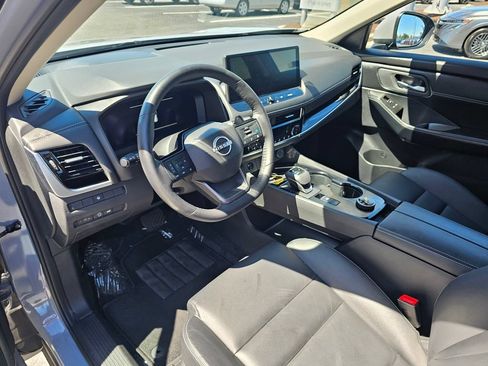 Certified 2025 Nissan Rogue SL AWD/4WD image 17
