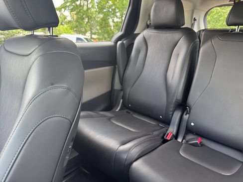 Used 2026 Kia Carnival FWD image 42
