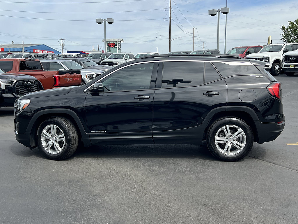 Used 2018 GMC Terrain SLE w/ Driver Convenience Package FWD image 9