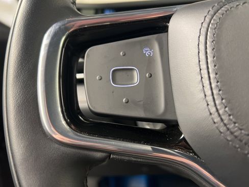 Certified 2025 Lincoln Nautilus Premier w/ Equipment Group 102A image 18