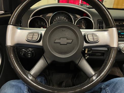 Used 2004 Chevrolet SSR w/ Preferred Equipment Group image 26