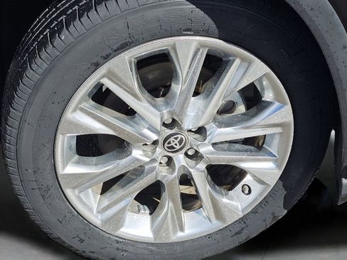 Used 2022 Toyota Highlander Limited image 19