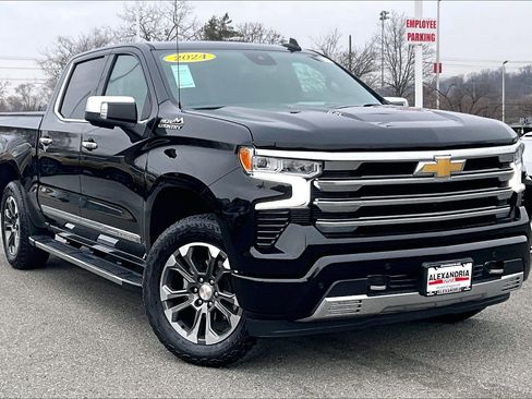 Used 2024 Chevrolet Silverado 1500 High Country w/ Z71 Off-Road Package image 2