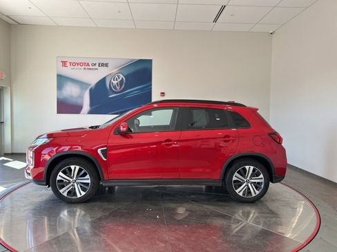 Used 2024 Mitsubishi Outlander Sport SEL image 3