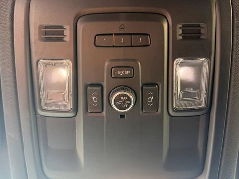 Used 2024 Chevrolet Suburban Premier RWD image 31