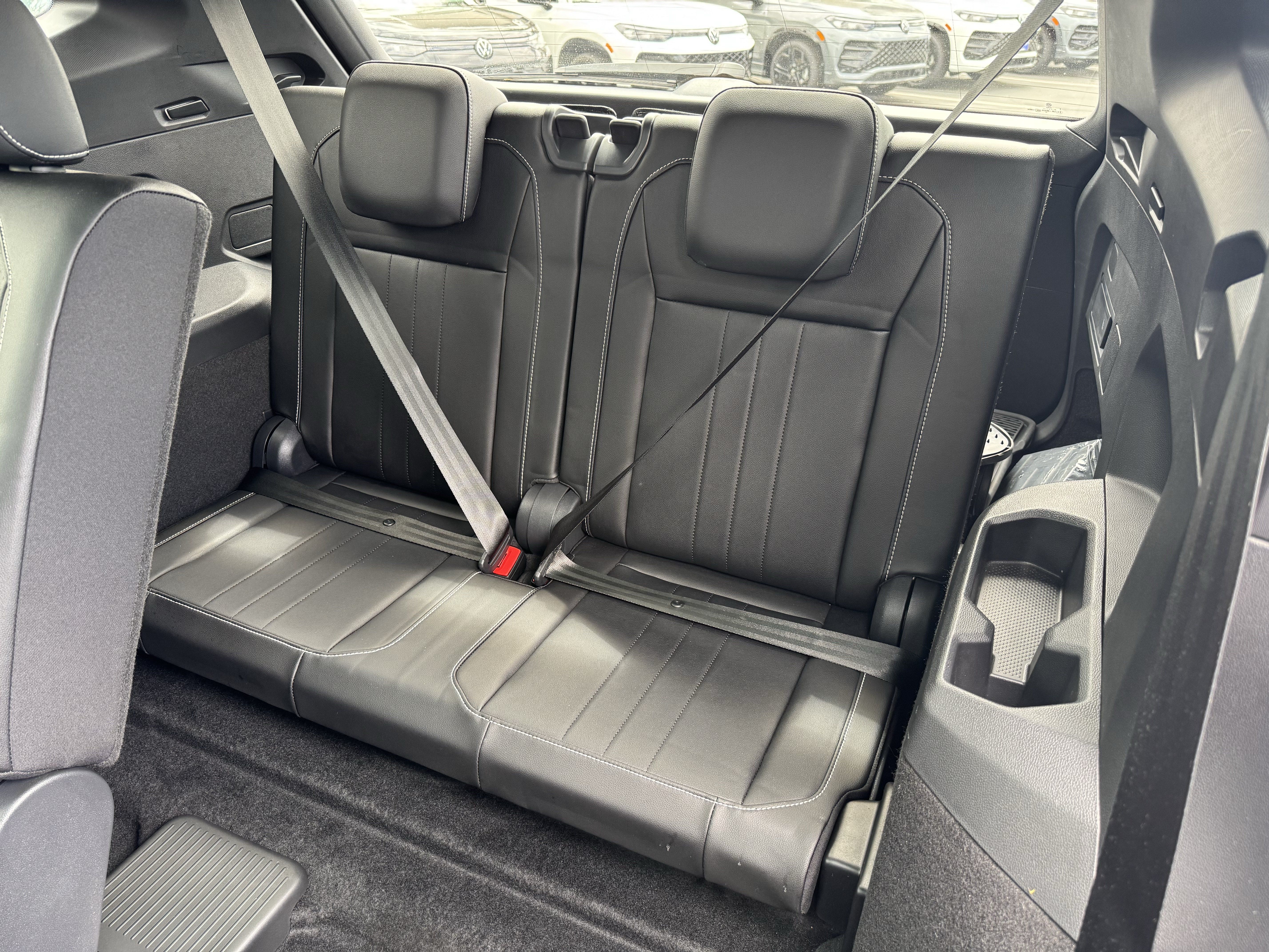 Certified 2023 Volkswagen Tiguan SE R-Line FWD image 33
