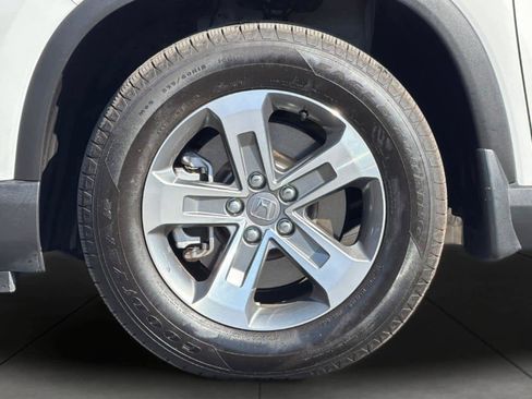 Used 2025 Honda Pilot EX-L image 11