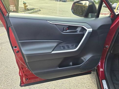 Certified 2025 Toyota RAV4 LE image 21