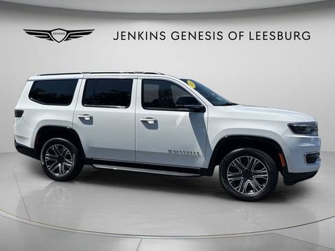 Used 2024 Jeep Wagoneer Series II w/ Flexible Seating Group RWD image 2
