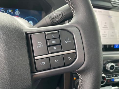 Used 2025 Ford F350 Lariat w/ Chrome Package image 20