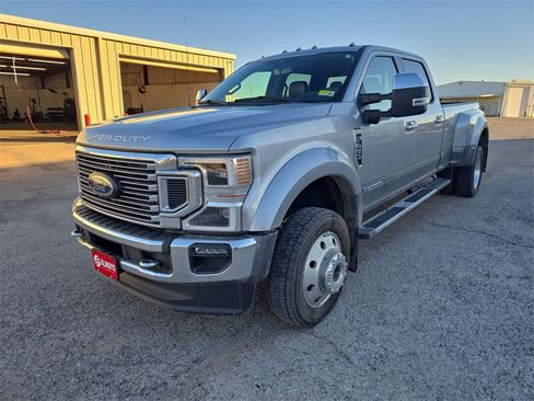Used 2021 Ford F450 Lariat w/ Lariat Ultimate Package image 3