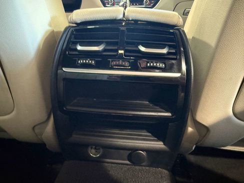 Used 2018 BMW 530e image 13