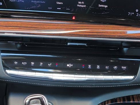 Certified 2021 Cadillac Escalade Premium Luxury image 4