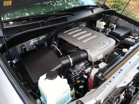 Used 2010 Toyota Tundra 4x4 Double Cab image 46