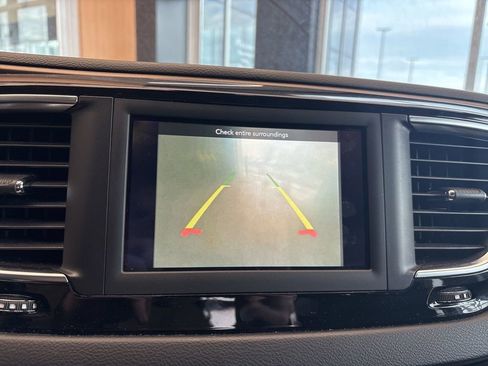 Used 2019 Chrysler Pacifica Touring-L w/ Tire & Wheel Group image 25