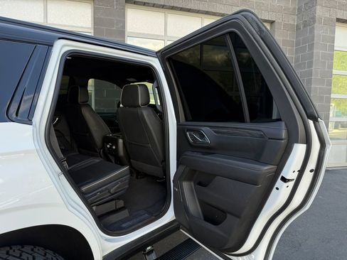 Used 2023 GMC Yukon SLT AWD/4WD image 27