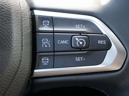 Used 2024 Jeep Compass Limited image 24