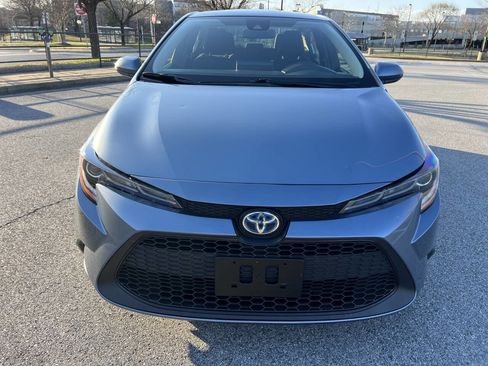 Used 2022 Toyota Corolla LE image 3