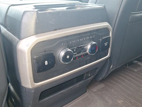 Used 2024 Ford Expedition Limited image 16