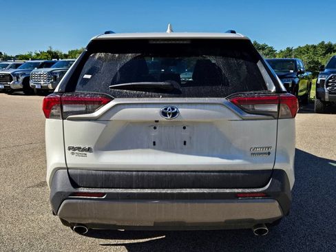Used 2021 Toyota RAV4 Limited AWD/4WD image 4