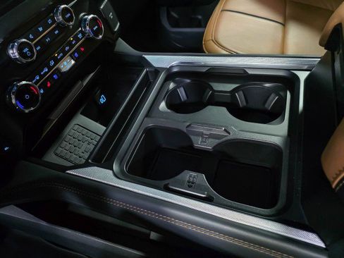 Used 2024 Ford F350 Platinum w/ FX4 Off-Road Package AWD/4WD image 32