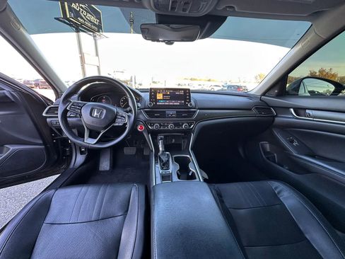 Used 2018 Honda Accord Touring image 13