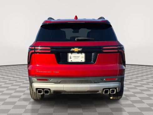 Used 2025 Chevrolet Traverse LT w/ Driver Confidence Package image 6