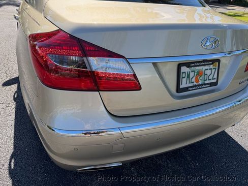 Used 2012 Hyundai Genesis 3.8 w/ Premium Pkg image 21