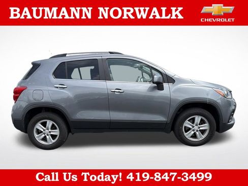 Used 2020 Chevrolet Trax LT w/ LT Convenience Package AWD/4WD image 15